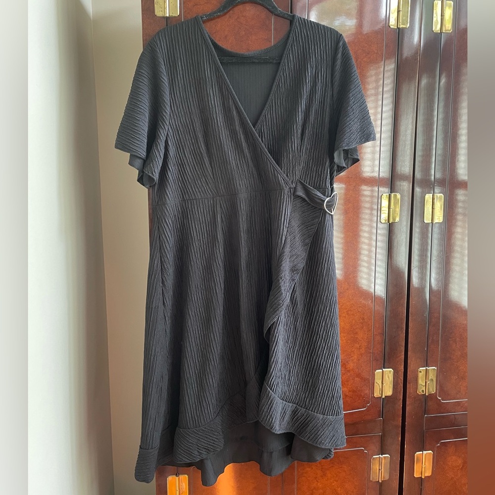 NWOT Black Wrap Front MIDI Dress - Size 2XL